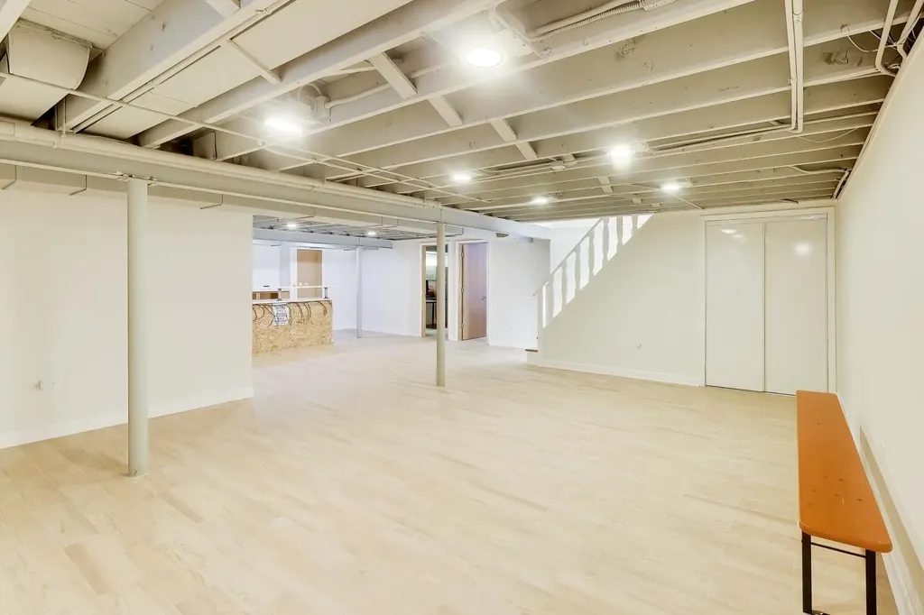 5625 North Kilbourn Avenue Chicago IL 60646
