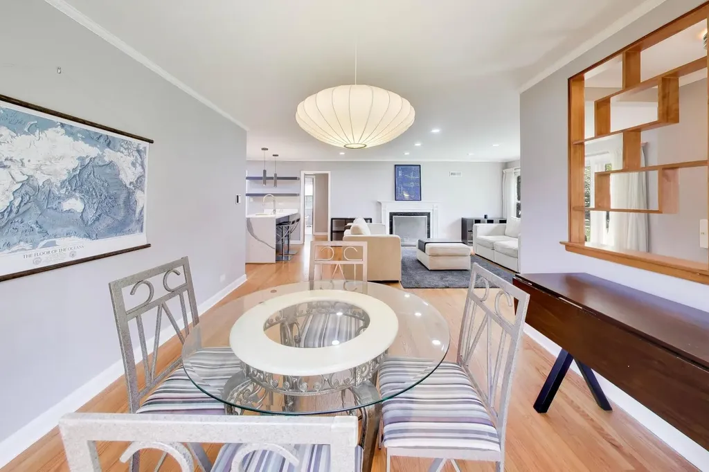 5625 North Kilbourn Avenue Chicago IL 60646