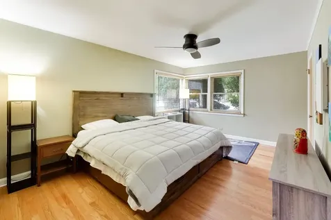 5625 North Kilbourn Avenue Chicago IL 60646