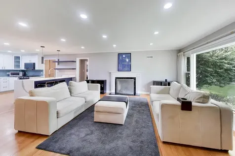 5625 North Kilbourn Avenue Chicago IL 60646