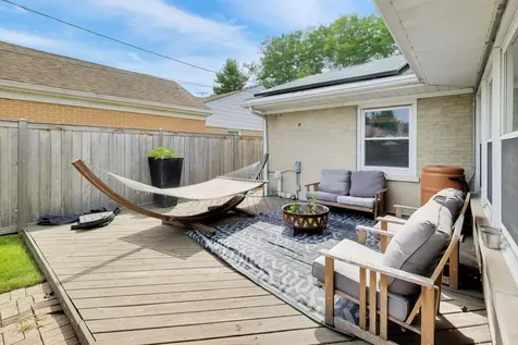 5625 North Kilbourn Avenue Chicago IL 60646