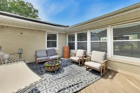 5625 North Kilbourn Avenue Chicago IL 60646