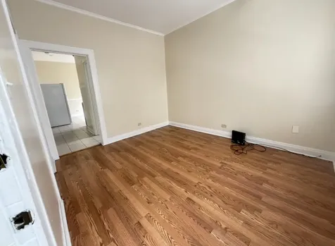 8353 South Brandon Avenue Chicago IL 60617