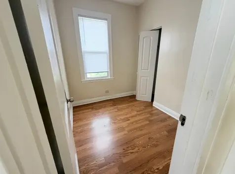 8353 South Brandon Avenue Chicago IL 60617