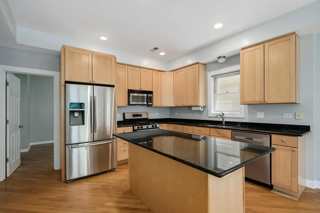 3759 North Ashland Avenue Chicago IL 60613