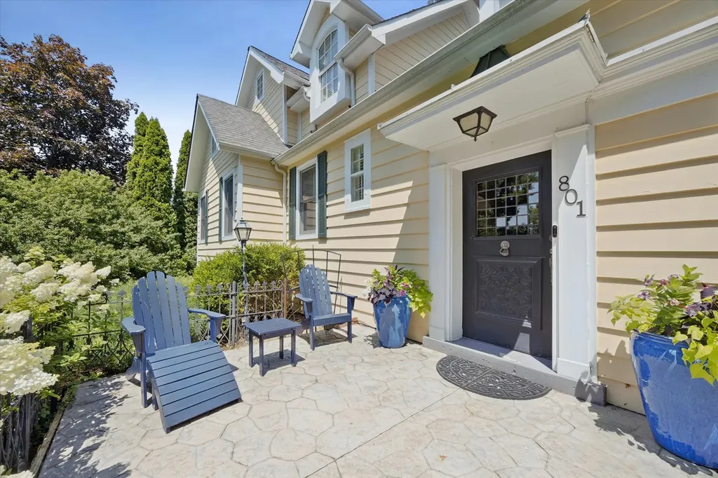801 North Madison Street Hinsdale IL 60521