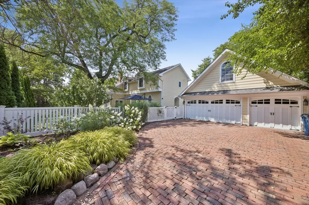 801 North Madison Street Hinsdale IL 60521