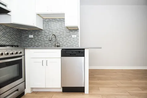 511 West Belmont Avenue Chicago IL 60657