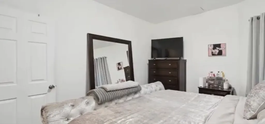 7942 South Eberhart Avenue Chicago IL 60619