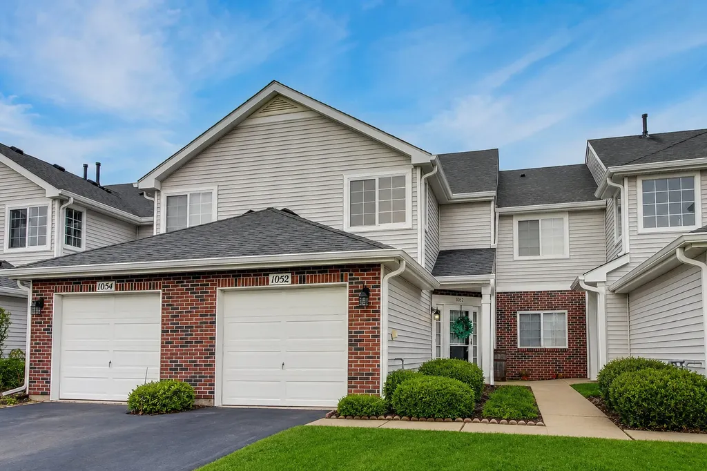 1052 Ripple Ridge Darien IL 60561