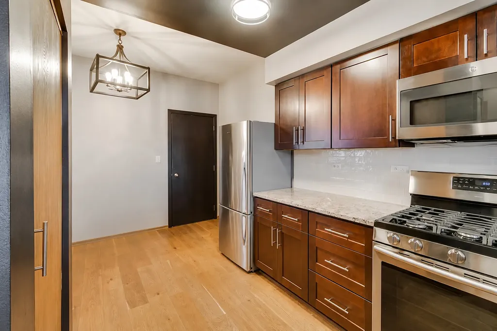 1052 Ripple Ridge Darien IL 60561