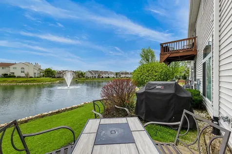 1052 Ripple Ridge Darien IL 60561