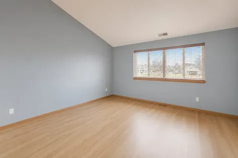 1052 Ripple Ridge Darien IL 60561
