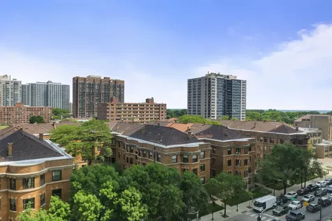 3930 North Pine Grove Avenue Chicago IL 60613