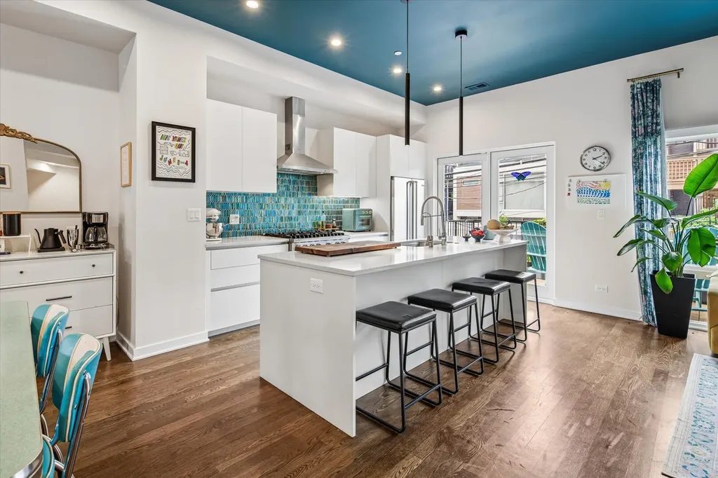 1650 West Division Street Chicago IL 60622