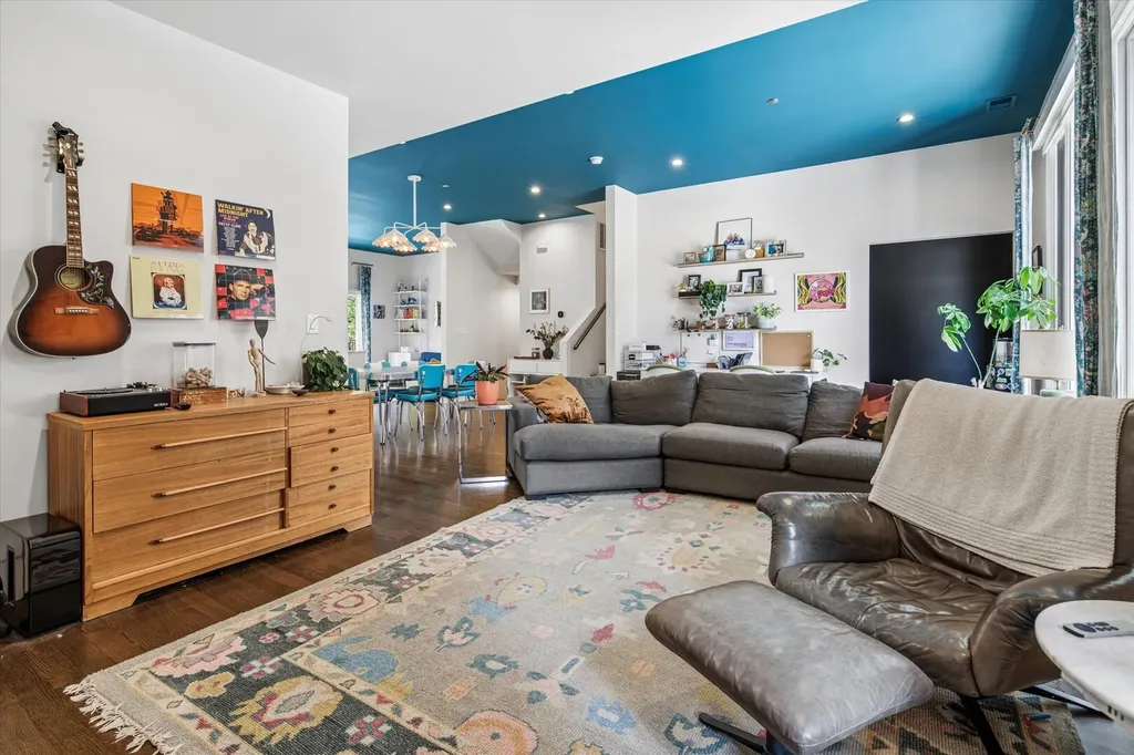 1650 West Division Street Chicago IL 60622
