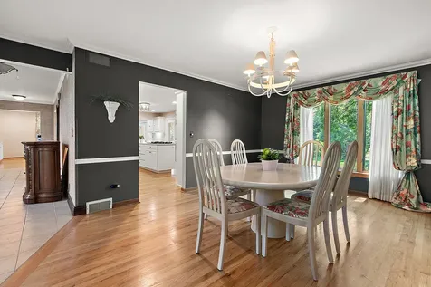 7 Horseshoe Lane Lemont IL 60439