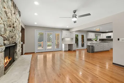7 Horseshoe Lane Lemont IL 60439