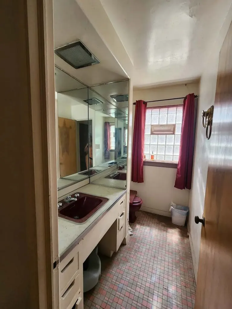 6723 South Euclid Avenue Chicago IL 60649