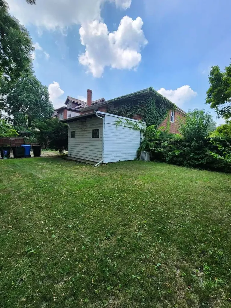 6723 South Euclid Avenue Chicago IL 60649
