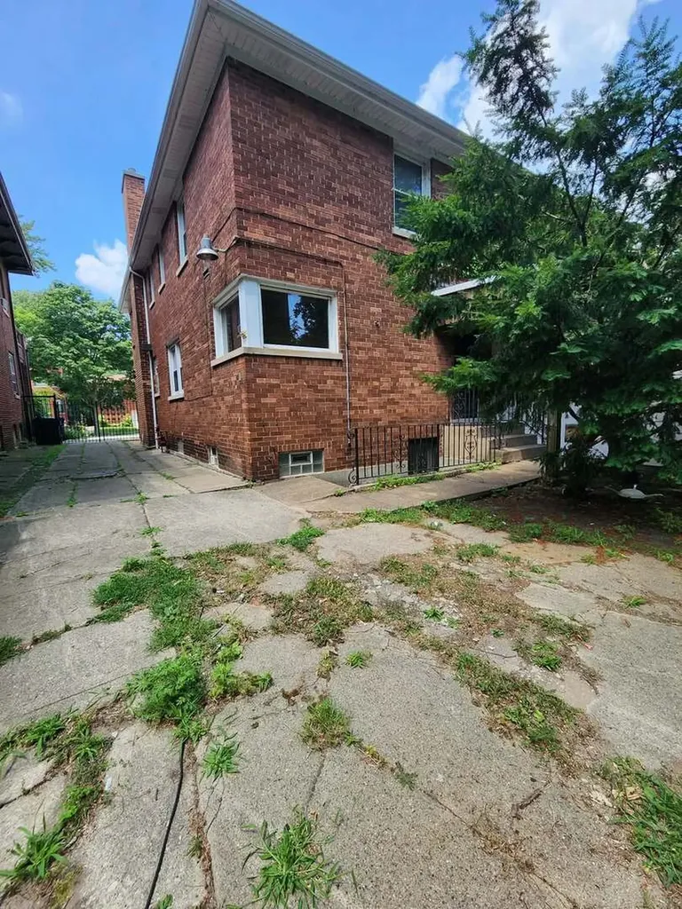 6723 South Euclid Avenue Chicago IL 60649