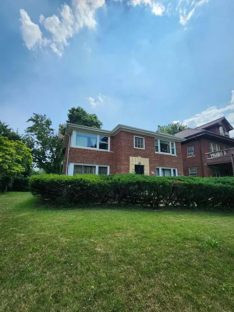 6723 South Euclid Avenue Chicago IL 60649