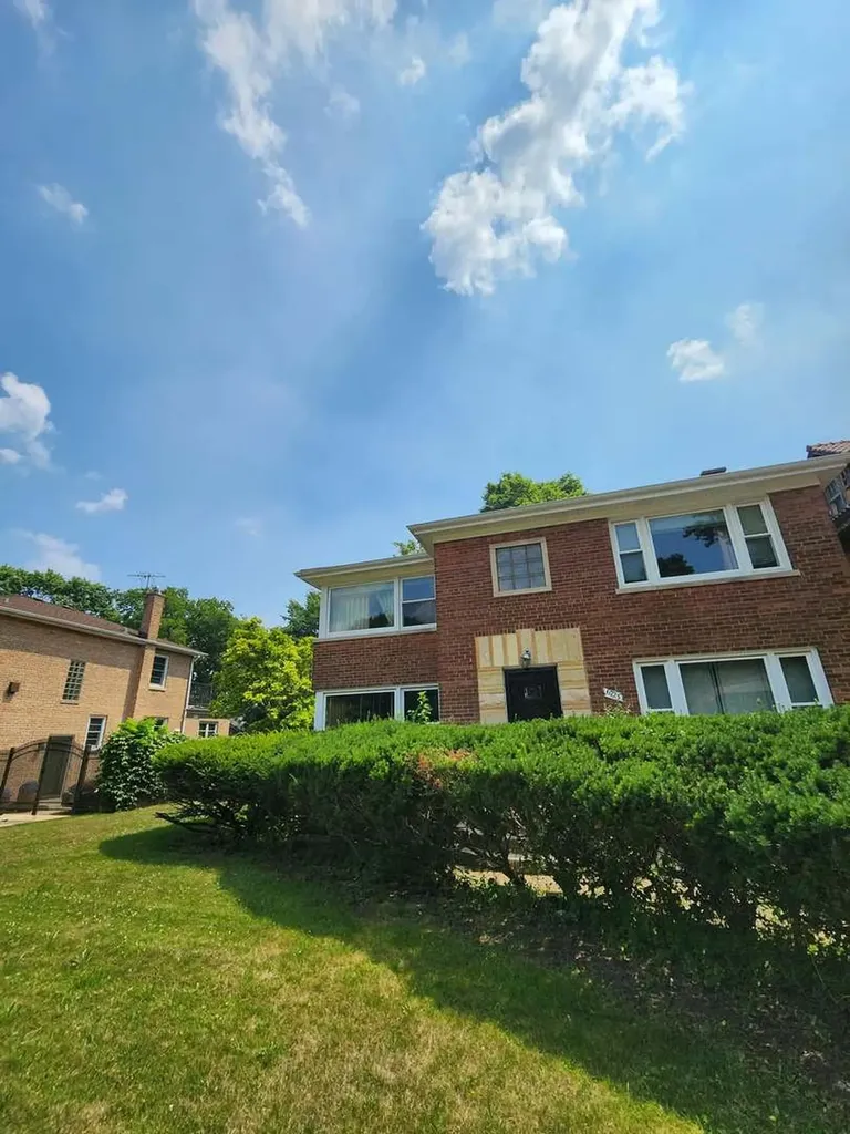6723 South Euclid Avenue Chicago IL 60649