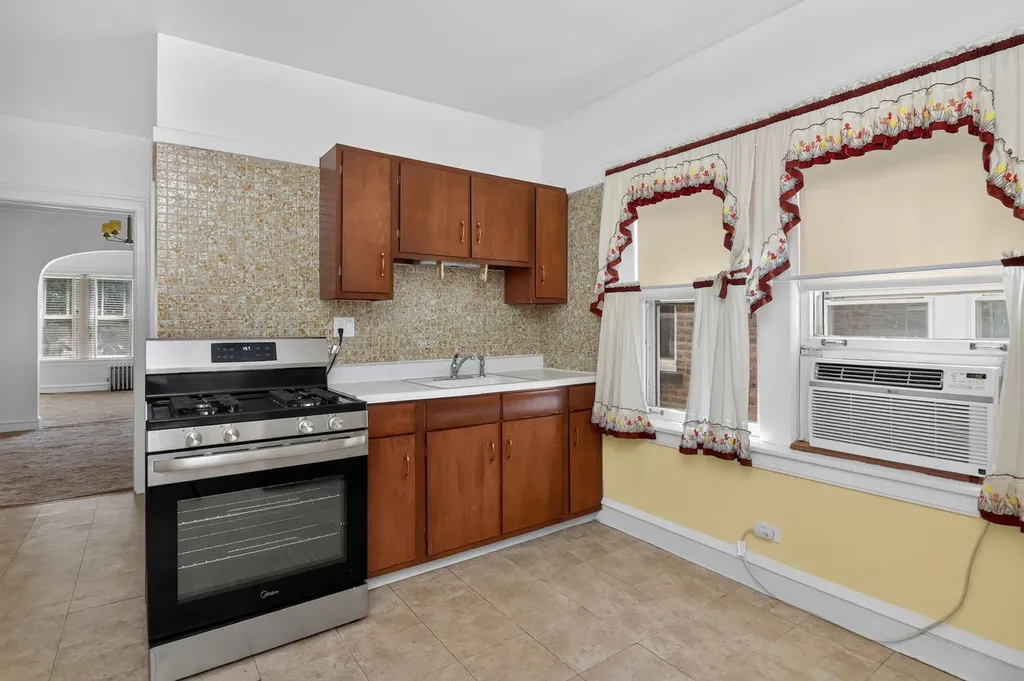 5644-46 West Melrose Street Chicago IL 60634