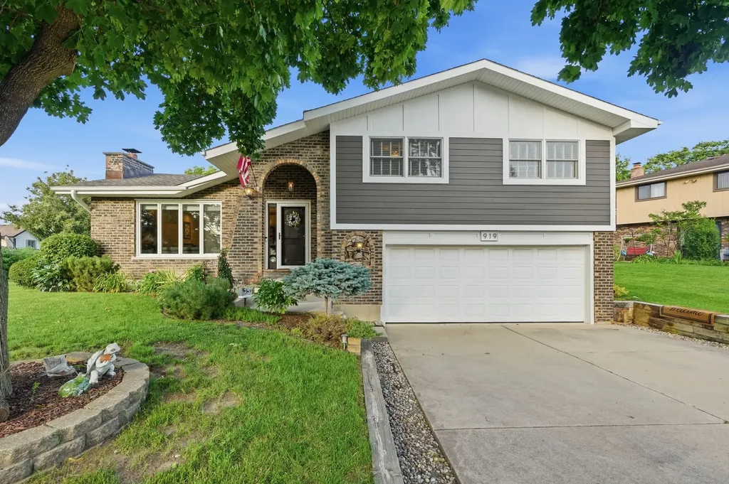 919 Hillview Drive Lemont IL 60439