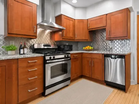 2838 North Sheffield Avenue Chicago IL 60657
