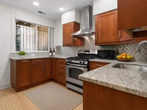 2838 North Sheffield Avenue Chicago IL 60657