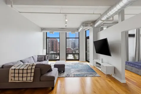 740 West Fulton Street Chicago IL 60661