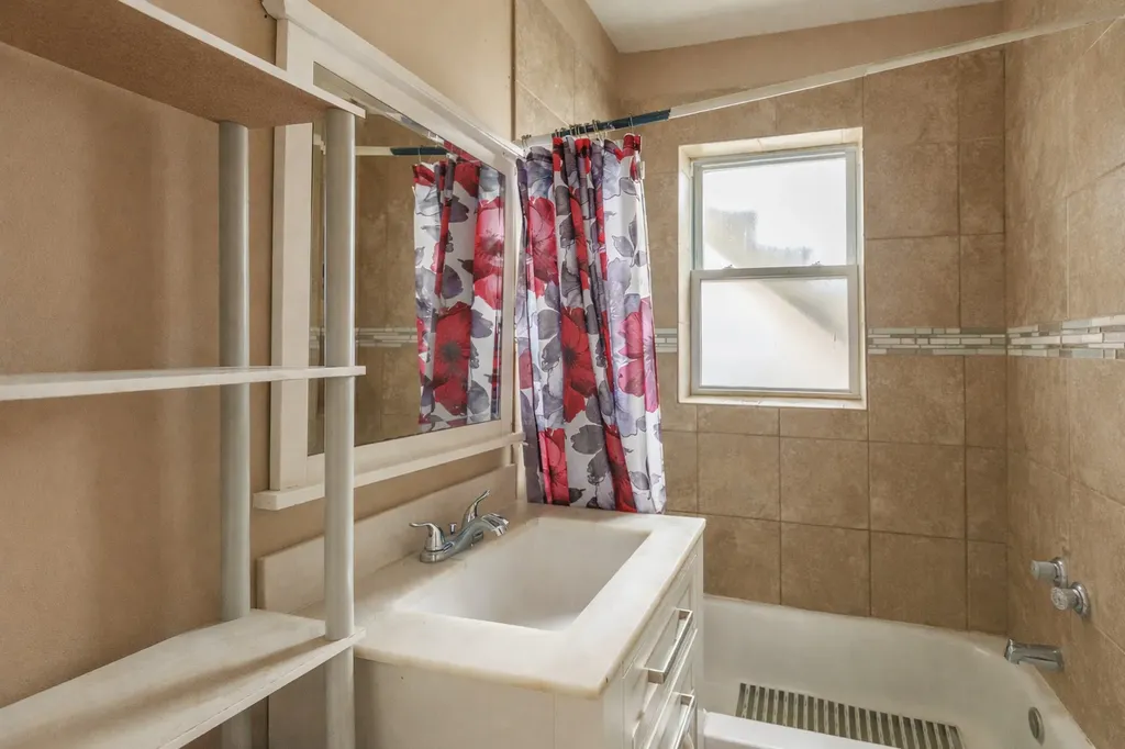 1513 West 87th Street Chicago IL 60620