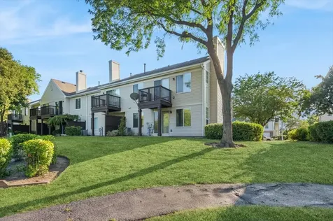 2713 South Embers Lane Arlington Heights IL 60005
