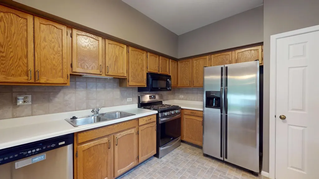 1237 Cranbrook Drive Schaumburg IL 60193