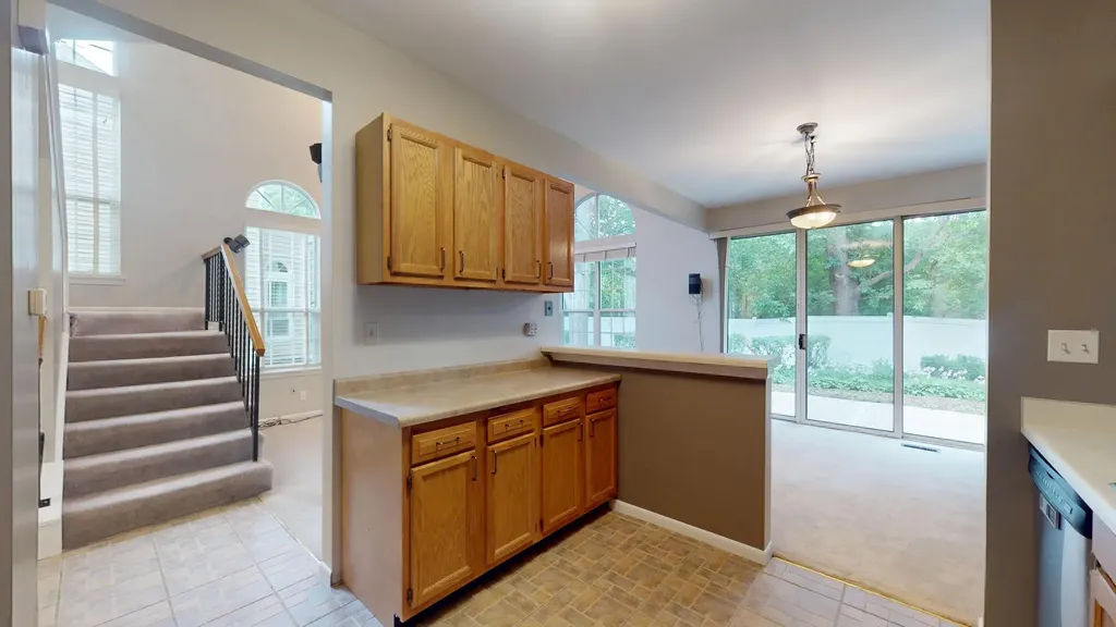 1237 Cranbrook Drive Schaumburg IL 60193