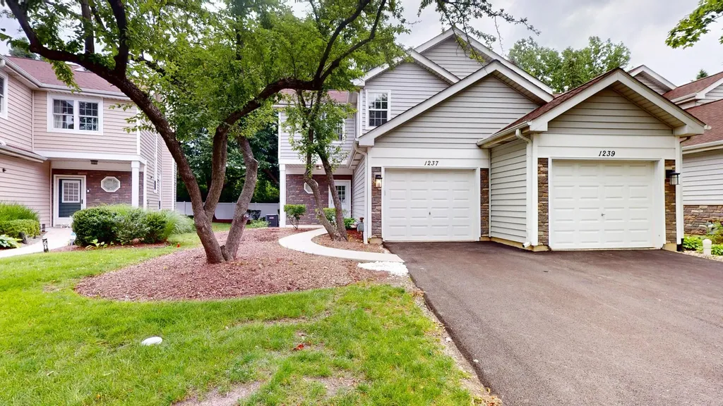 1237 Cranbrook Drive Schaumburg IL 60193
