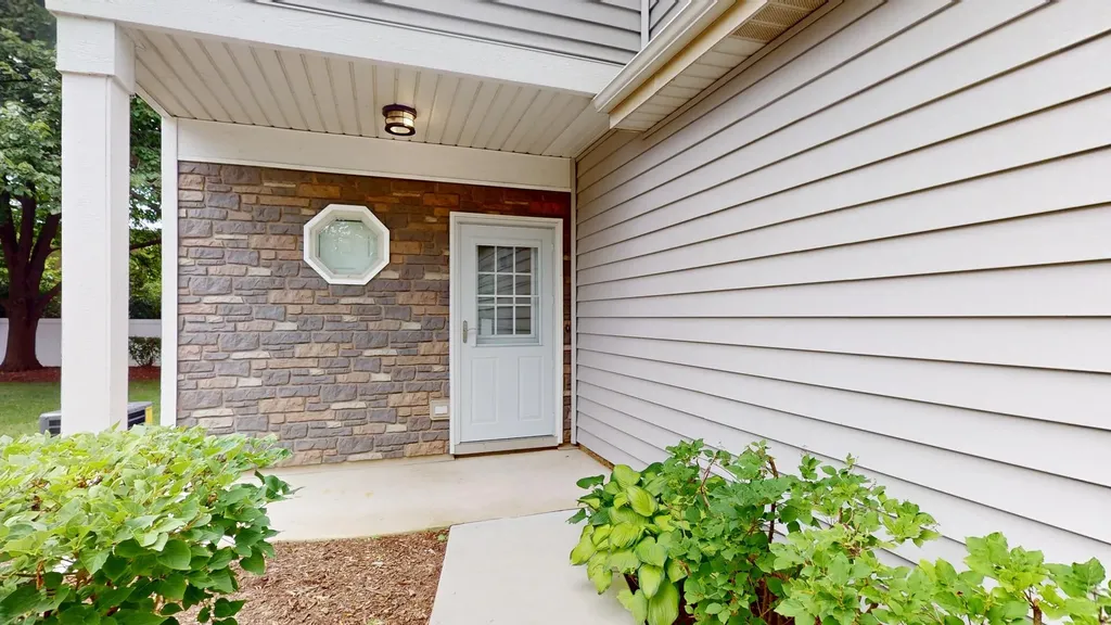1237 Cranbrook Drive Schaumburg IL 60193