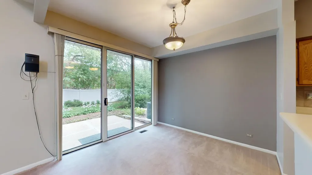 1237 Cranbrook Drive Schaumburg IL 60193