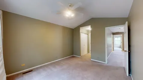 1237 Cranbrook Drive Schaumburg IL 60193