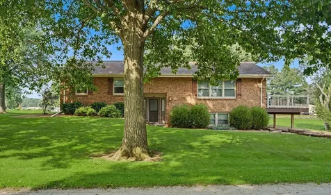 29 Dunlap Sidney IL 61877