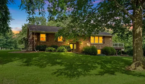 29 Dunlap Sidney IL 61877