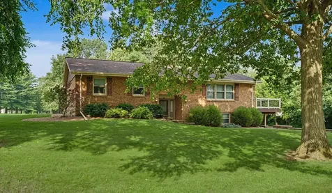 29 Dunlap Sidney IL 61877