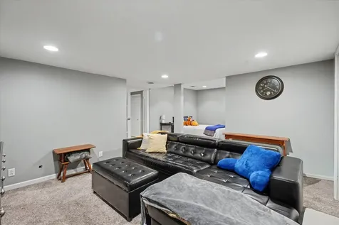 29 Dunlap Sidney IL 61877
