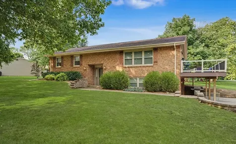 29 Dunlap Sidney IL 61877