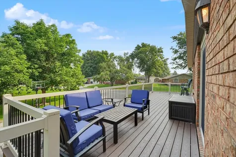 29 Dunlap Sidney IL 61877