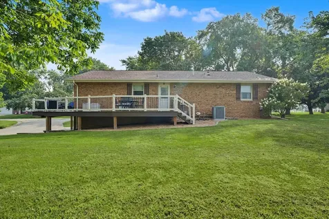 29 Dunlap Sidney IL 61877