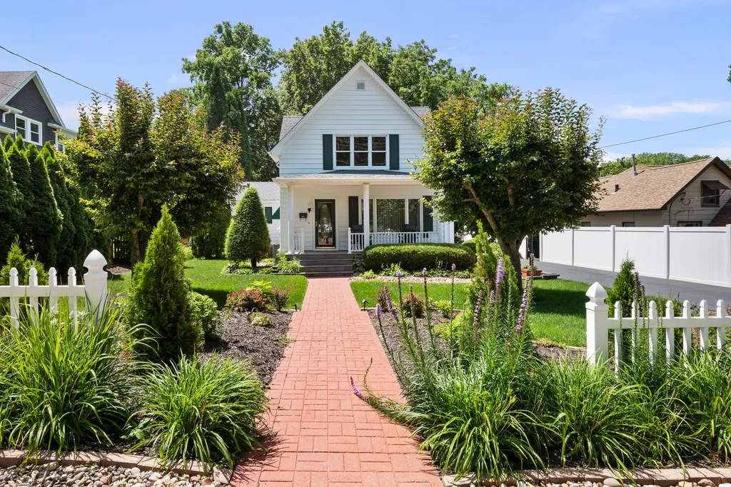 1342 45TH Avenue Rock Island IL 61201