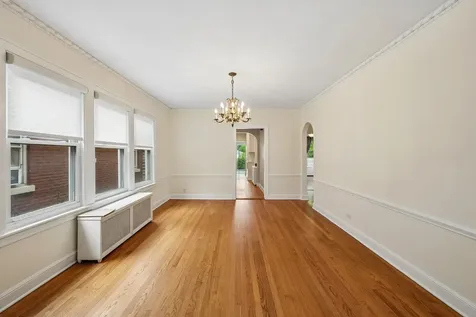 6638 North Trumbull Avenue Lincolnwood IL 60712