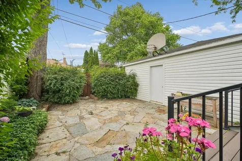 6638 North Trumbull Avenue Lincolnwood IL 60712